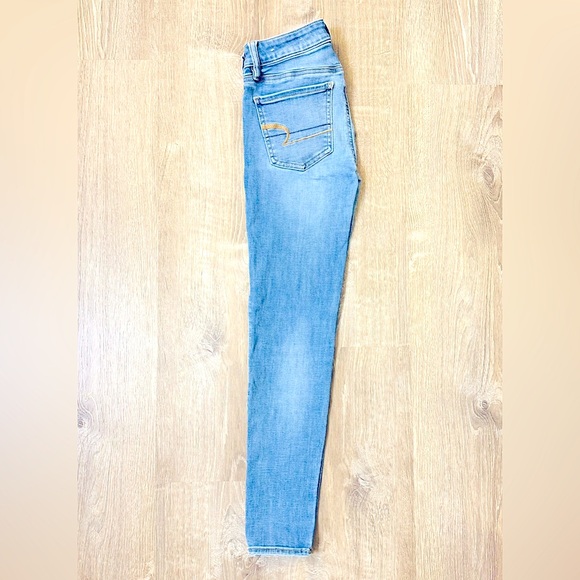 American Eagle Outfitters Women’s Next Level High-Waisted Jegging Short - Picture 5 of 8